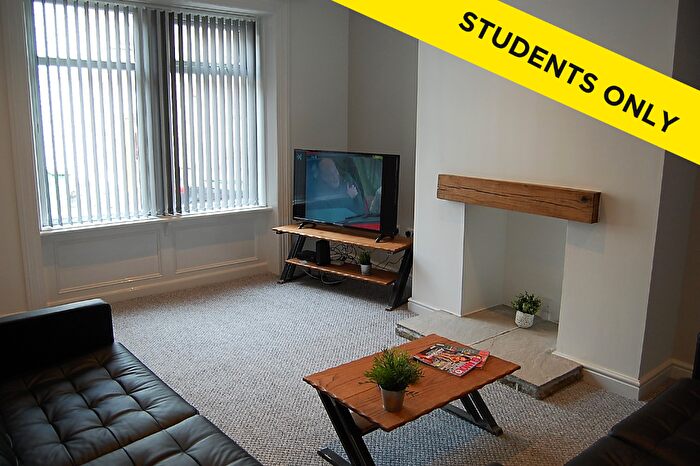 4 Bedroom Terraced House To Rent In Prince Street, Huddersfield, West Yorkshire, HD4