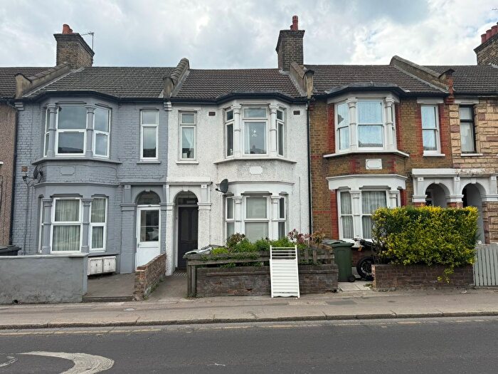 1 Bedroom Flat For Sale In A Blackhorse Lane, Walthamstow, London, E17