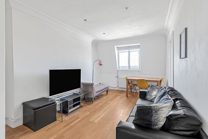 2 Bedroom Flat To Rent In Gloucester Road, London, SW7
