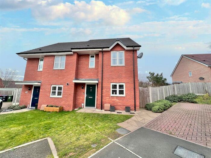 Houses for sale & to rent in TF2 9BQ, Gower Street, St Telford