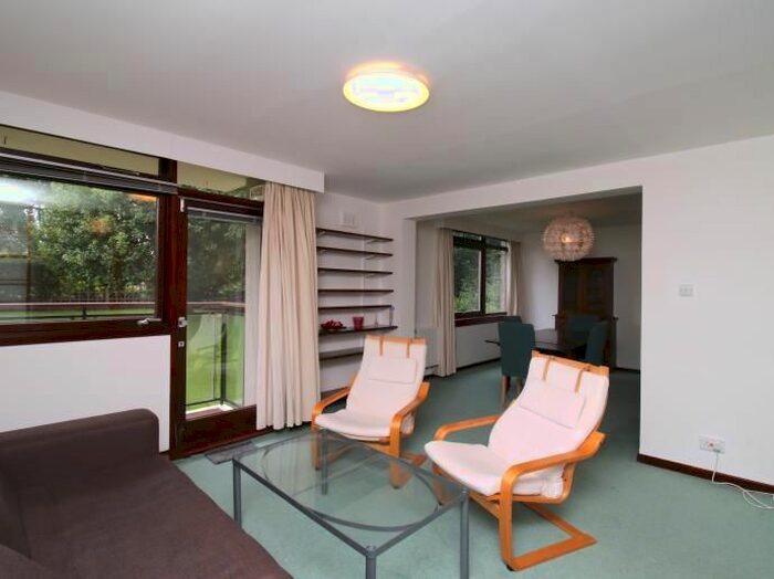 2 Bedroom Flat To Rent In The Limes, Napier Road, Edinburgh, EH10