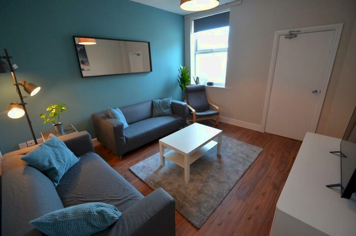 5 Bedroom Terraced House To Rent In Windsor Street, Beeston, NG9