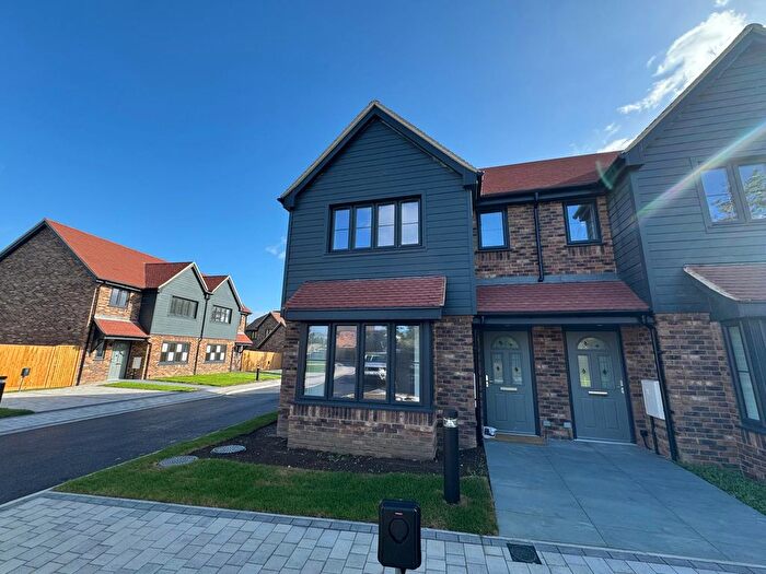 3 Bedroom Semi-Detached House For Sale In Chattenden Lane, Rochester, ME3