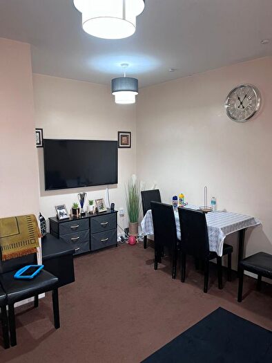 2 Bedroom Flat To Rent In Buntingbridge Road, Ilford, IG2