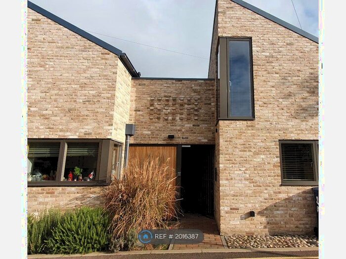 2 Bedroom End Of Terrace House To Rent In Portland Place, Cambridge, CB1