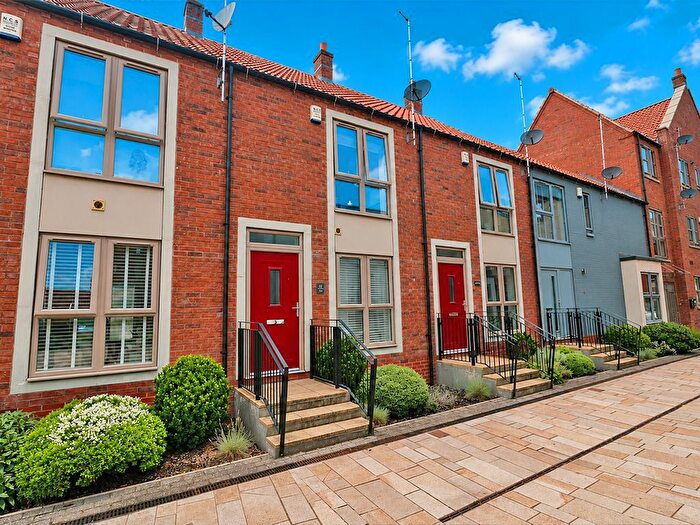 2 Bedroom Terraced House To Rent In Scotts Square, Hull, HU1