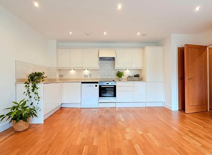 2 Bedroom Flat To Rent In High Street, St. Brides House, BR3