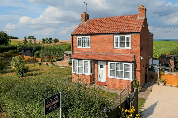 3 Bedroom Detached House For Sale In Ripon Road, Kirby Hill, YO51