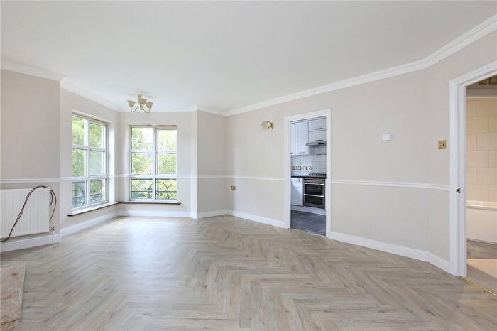 2 Bedroom Flat To Rent In Milton Court, Chesterton Close, SW18