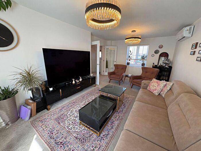 3 Bedroom Detached House To Rent In Arlesey Road, Bedfordshire, SG16