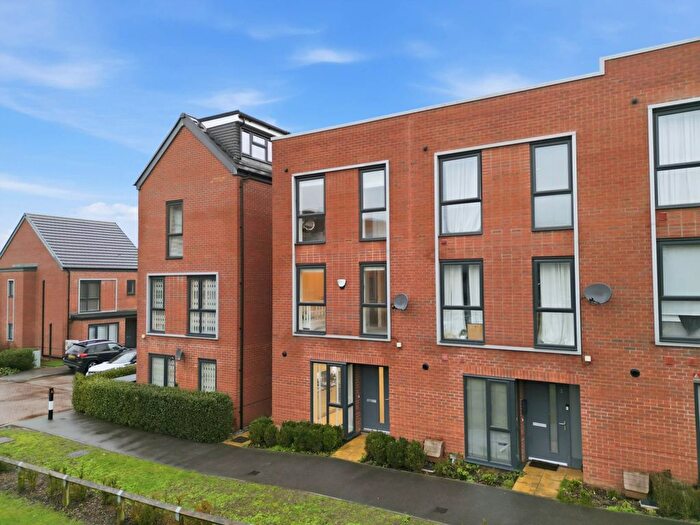 3 Bedroom End Terrace House For Sale In Winter Walk, Borehamwood, WD6