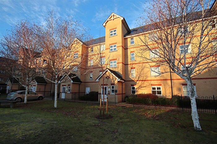 2 Bedroom Flat To Rent In Winstanley Court, Cambridge, CB1