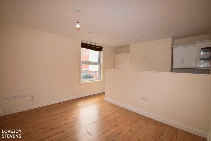 1 Bedroom Maisonette To Rent In West Street, Newbury, RG14