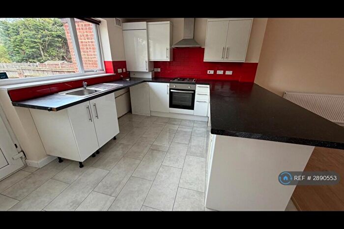3 Bedroom Bungalow To Rent In Northfield Road, Maidenhead, SL6