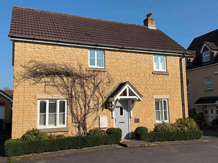 3 Bedroom Detached House For Sale In Holly Crescent, Corsham, SN13