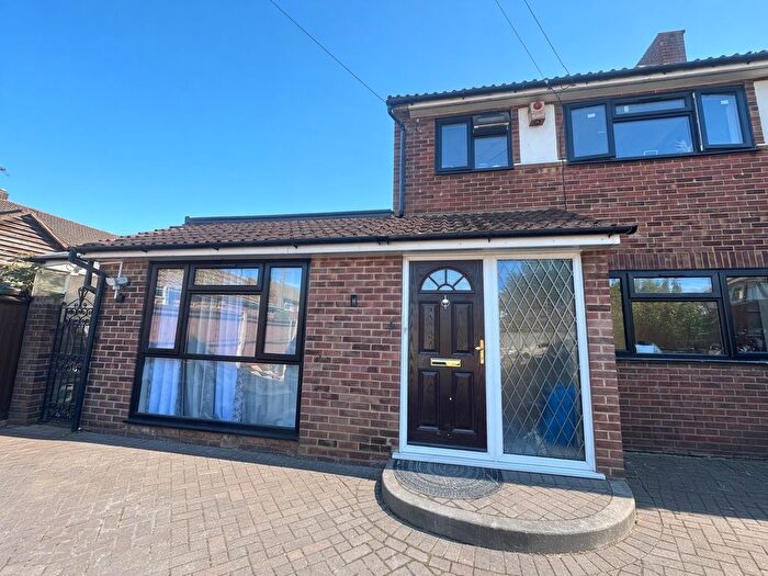 Studio To Rent In Conway Road, Feltham, TW13