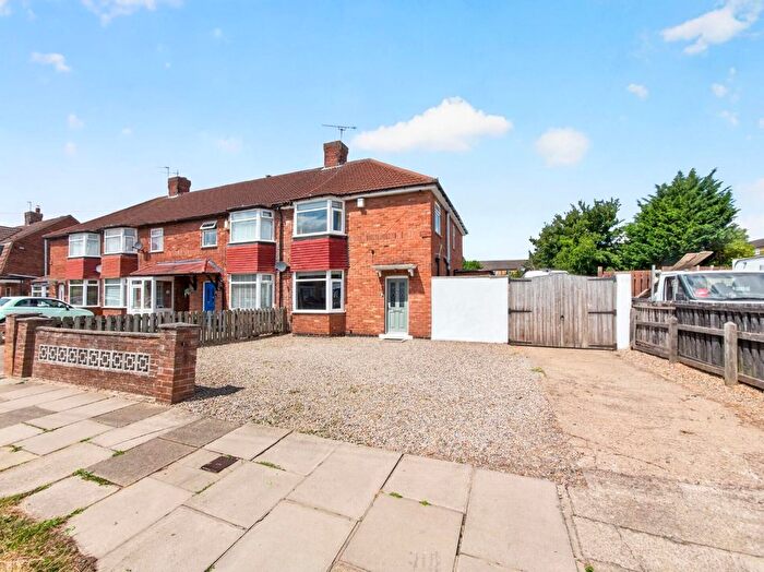 3 Bedroom End Of Terrace House For Sale In Monkton Road, York, YO31