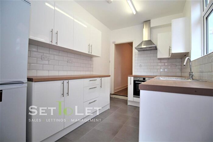 1 Bedroom Flat To Rent In Thurlow Road, Clarendon Park, Leicester, LE2