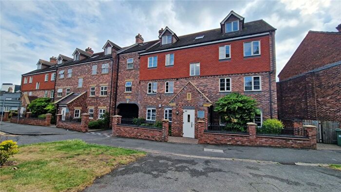 1 Bedroom Flat To Rent In North Walls, Stafford, Staffordshire, ST16