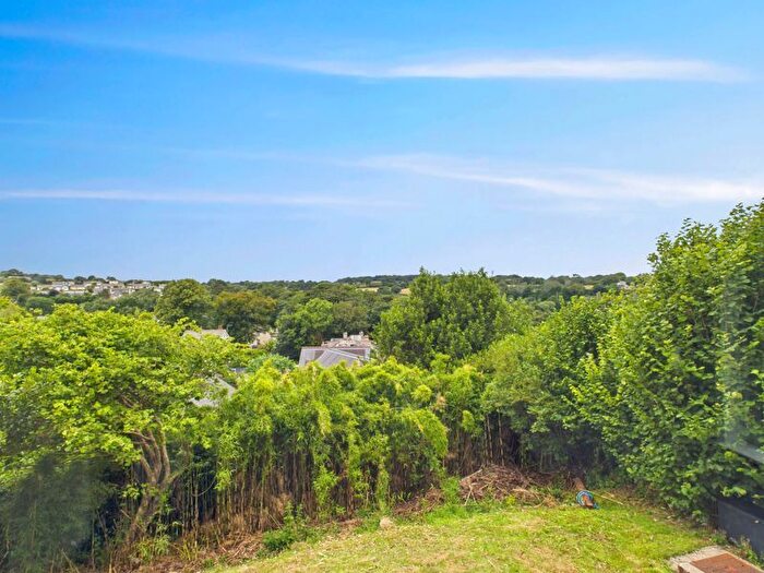 2 Bedroom Flat To Rent In Alderwood Parc, Penryn - Delightful Apartment, TR10