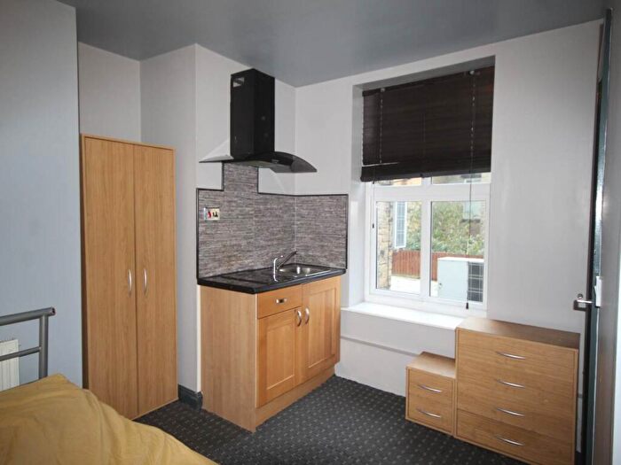 Studio To Rent In Southbrook Terrace, , Bradford, BD7