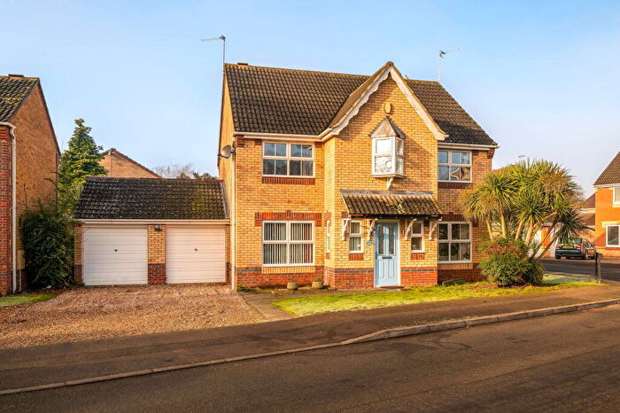 4 Bedroom Detached House For Sale In Fox Covert, South Hykeham, Lincoln, LN6