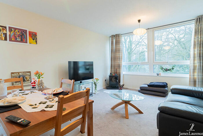 2 Bedroom Apartment To Rent In Warwick Crest, Edgbaston, Birmingham, B15