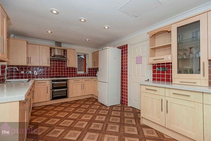 3 Bedroom Detached Bungalow For Sale In Grizedale Close, Bolton, BL1