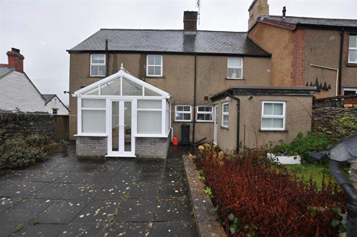 3 Bedroom Semi-Detached House For Sale In Cynwyd, Corwen, LL21