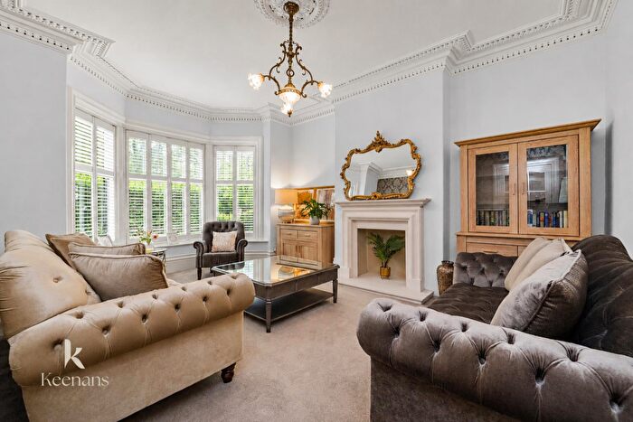 5 Bedroom Semi-Detached House For Sale In Walmersley Road, Bury, BL9