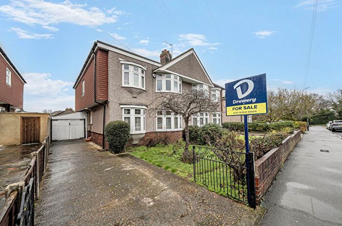 4 Bedroom Semi Detached House For Sale In Burnt Oak Lane, Sidcup, DA15