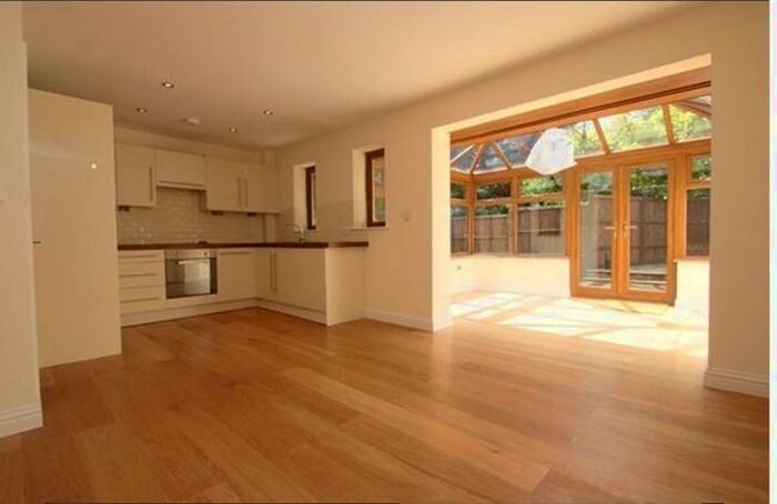 3 Bedroom Detached House To Rent In Roebuck Lane, Buckhurst Hill, Essex, Essex, IG9