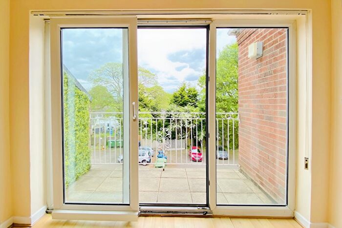 1 Bedroom Flat For Sale In Clarence Court, Clarence Road, Hinckley, LE10