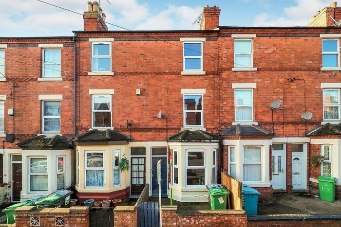 3 Bedroom Terraced House To Rent In Burford Road, Nottingham, NG7