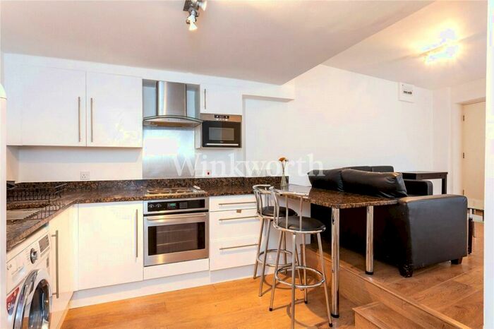2 Bedroom Apartment To Rent In Finchley Road, Golders Green, London, NW11
