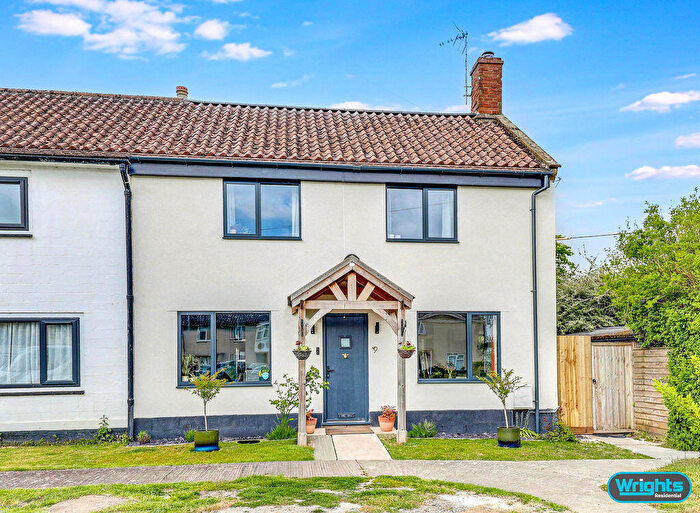 4 Bedroom Semi Detached House For Sale In Arnold Noad Corner, Southwick, BA14