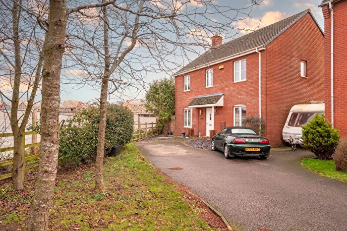 4 Bedroom Detached House For Sale In Buttercup Road, Desborough, Kettering, NN14