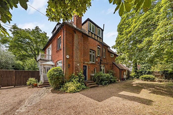 4 Bedroom Maisonette For Sale In Ray Park Road, Maidenhead, SL6
