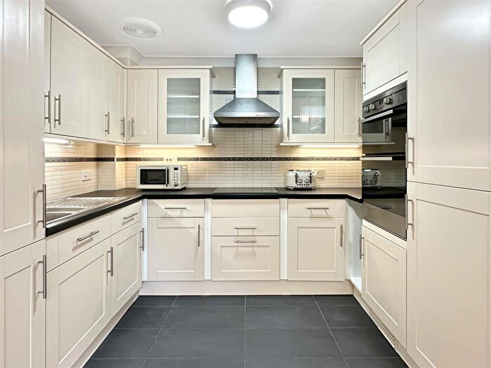 1 Bedroom Flat For Sale In Mill Road, Cambridge, CB1