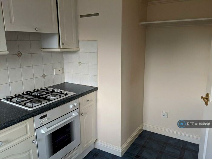 1 Bedroom Flat To Rent In Junction Road, Andover, SP10