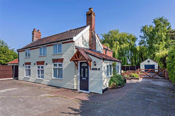 3 Bedroom Detached House For Sale In Norwich Common, Wymondham, Norfolk, NR18
