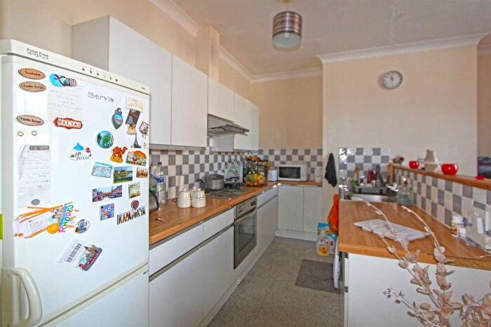 1 Bedroom Flat To Rent In - Southchurch Road, Southend On Sea, SS1