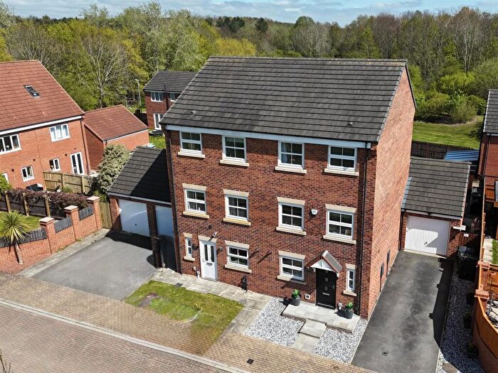 5 Bedroom Semi-Detached House For Sale In The Lanes, Darlington, DL2