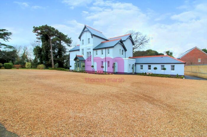 1 Bedroom Apartment To Rent In Mansion Apartments, The Dell, College Avenue, RM17