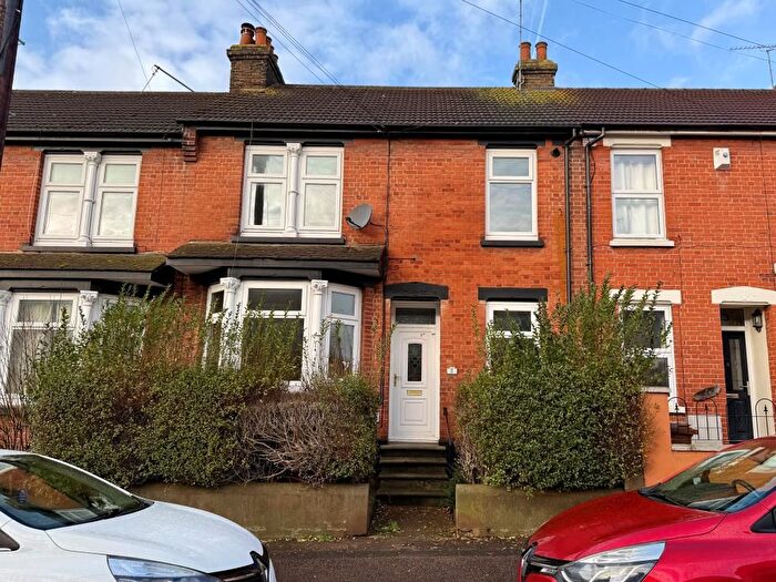 2 Bedroom Block Of Flats For Sale In Maple Avenue, Gillingham, Kent, ME7