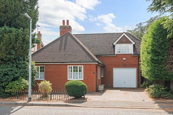 3 Bedroom Detached House For Sale In Church Road, Westoning, MK45