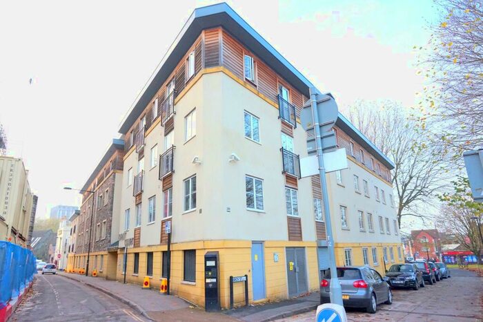 1 Bedroom Apartment To Rent In Cabot Court, Braggs Lane, Old Market, Bristol, BS2