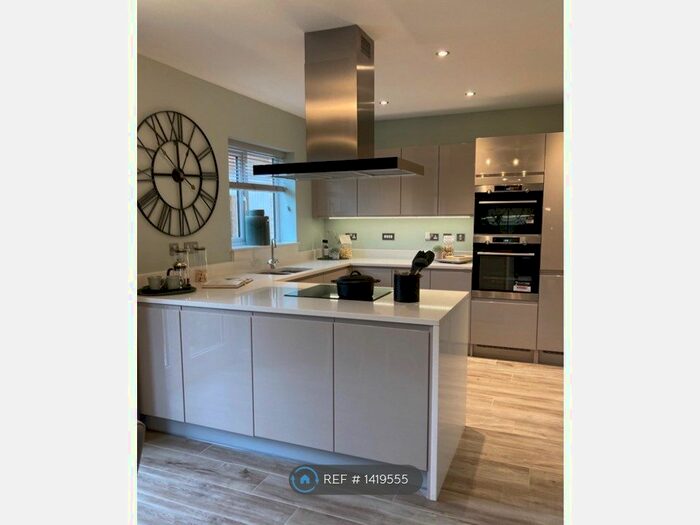 2 Bedroom Flat To Rent In Cardiff, Cardiff, CF10