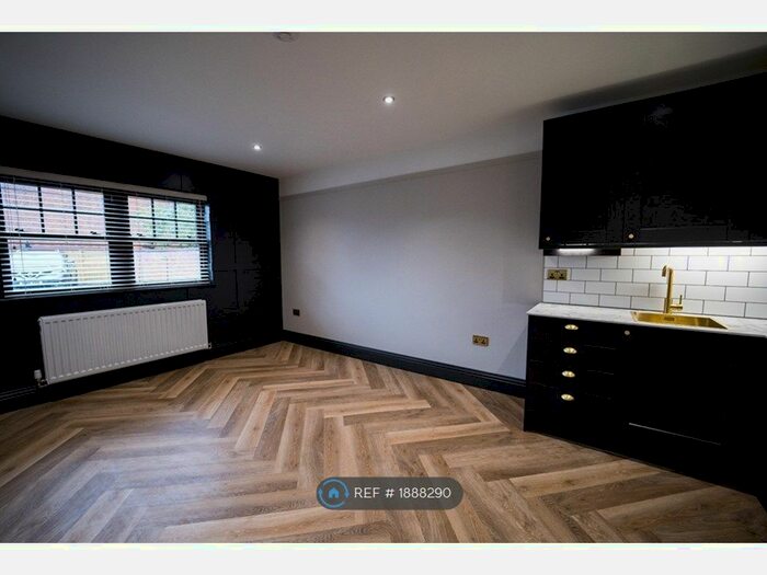 1 Bedroom Flat To Rent In Lower Hillmorton Road, Rugby, CV21