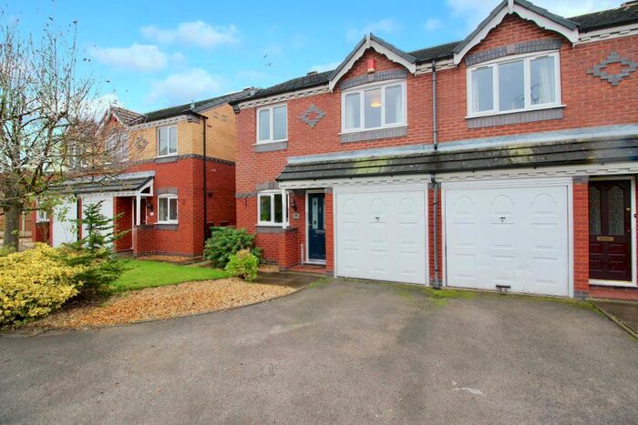 3 Bedroom Semi-Detached House To Rent In Saxifrage Drive, Stone, Staffordshire, ST15